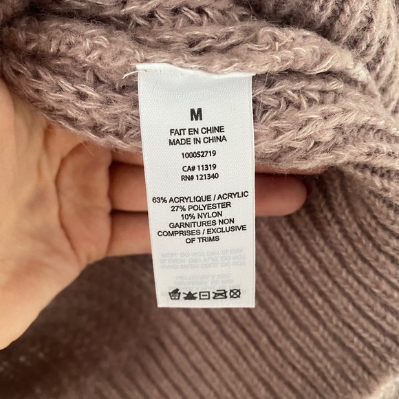 DYNAMITE Pink Knit V-Neck Sweater - Picture 4 of 5